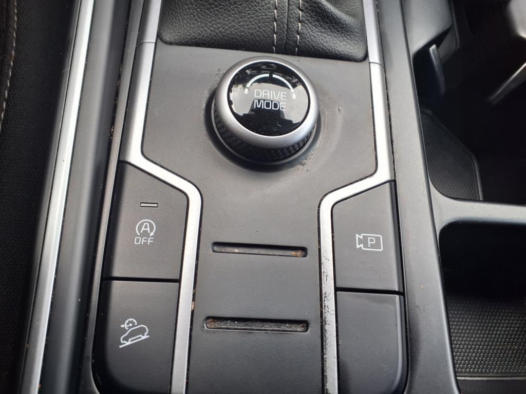 2022 Kia Sorento LX photo 21