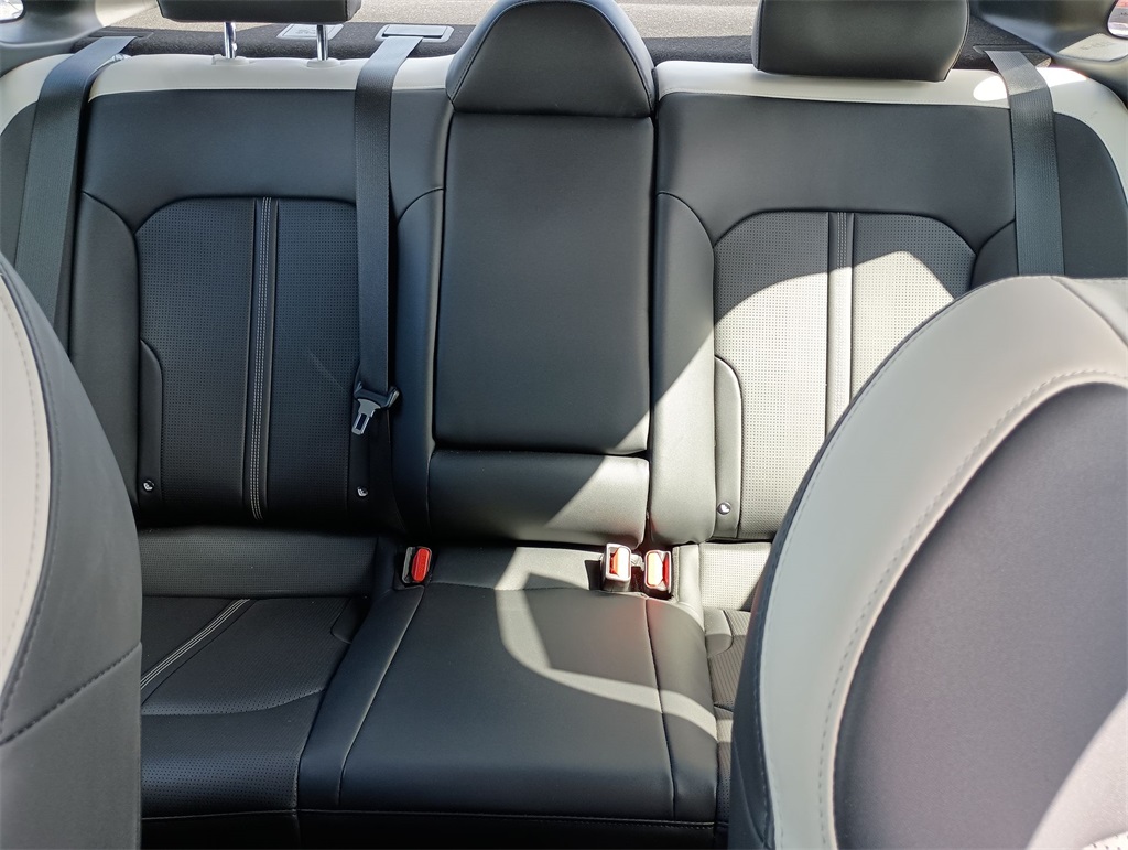 2025 Kia K5 GT-Line photo 13