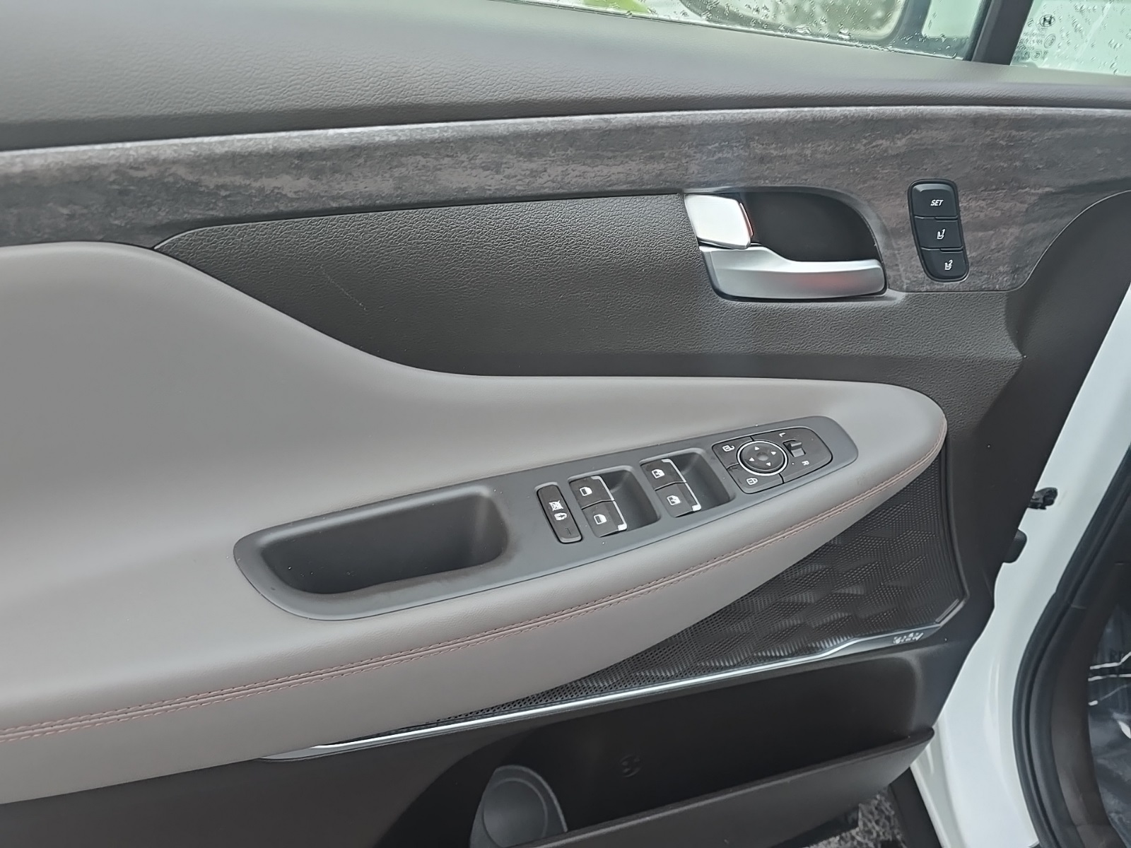 2020 Hyundai Santa Fe Limited photo 22