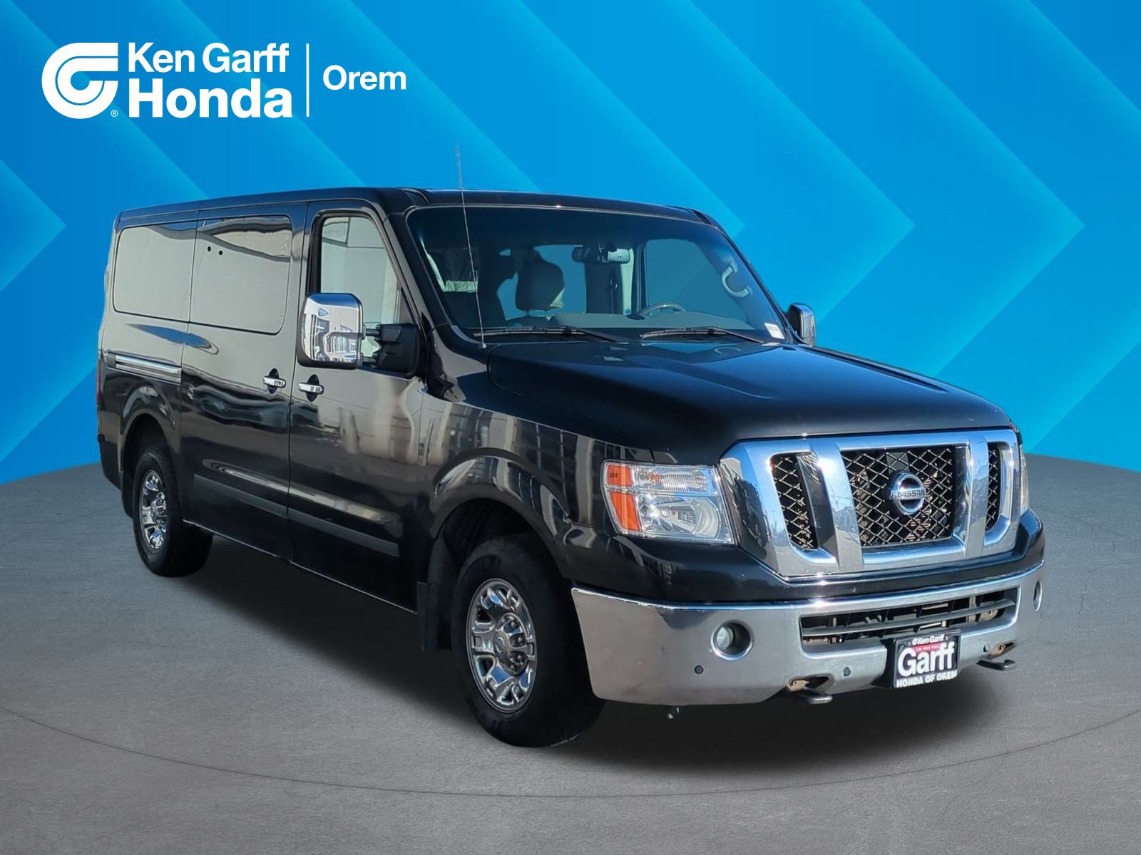 2016 Nissan NV Passenger SL's photo