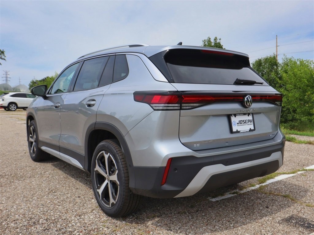 2025 Volkswagen Tiguan SE photo 2