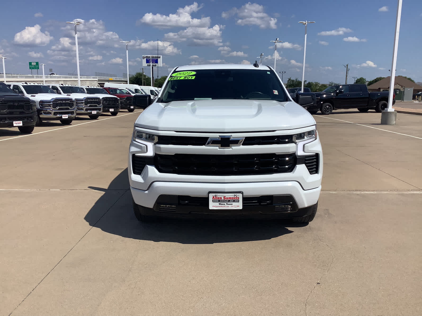 2022 Chevrolet Silverado 1500 RST photo 2