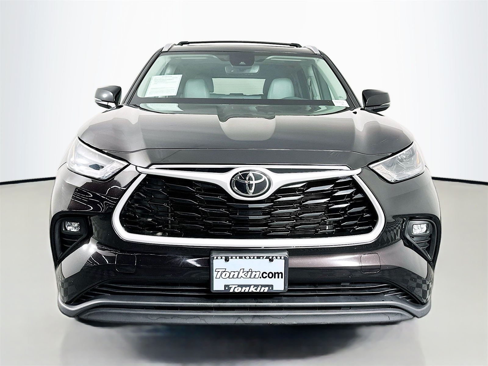 2022 Toyota Highlander XLE photo 2