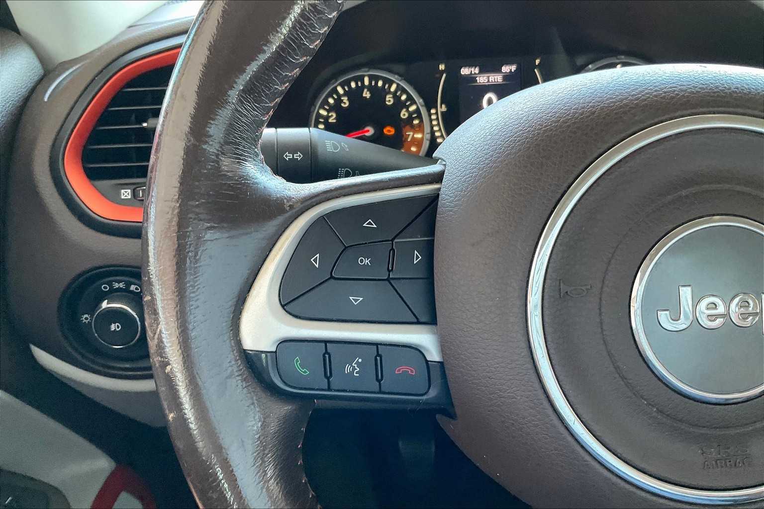 2015 Jeep Renegade Latitude photo 21