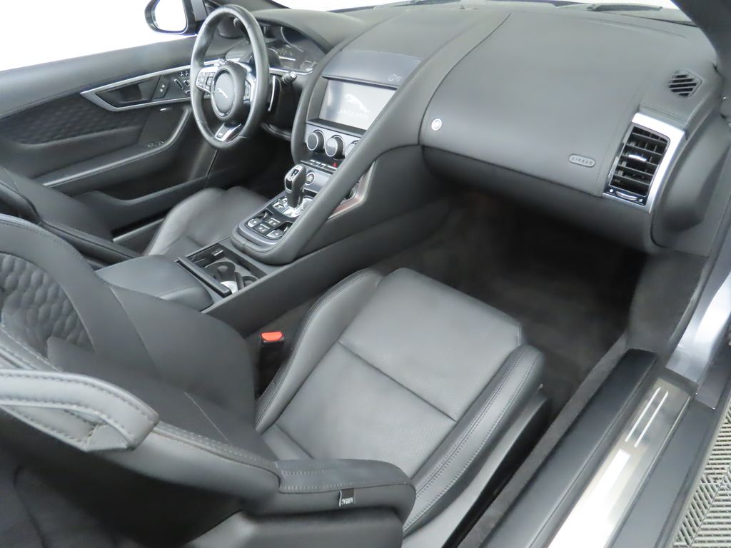 2021 Jaguar F-TYPE R photo 24