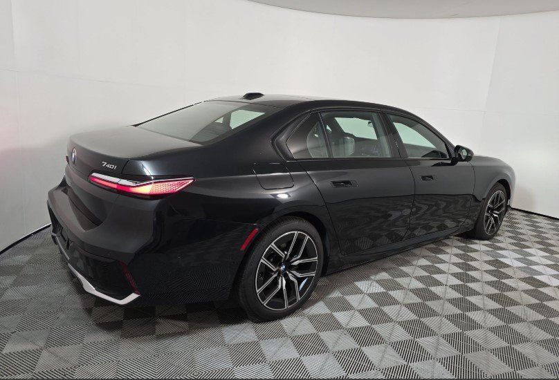 2025 Bmw 740i 740i xDrive photo 2