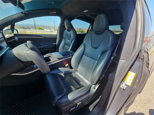 2022 Tesla Model X Plaid photo 6