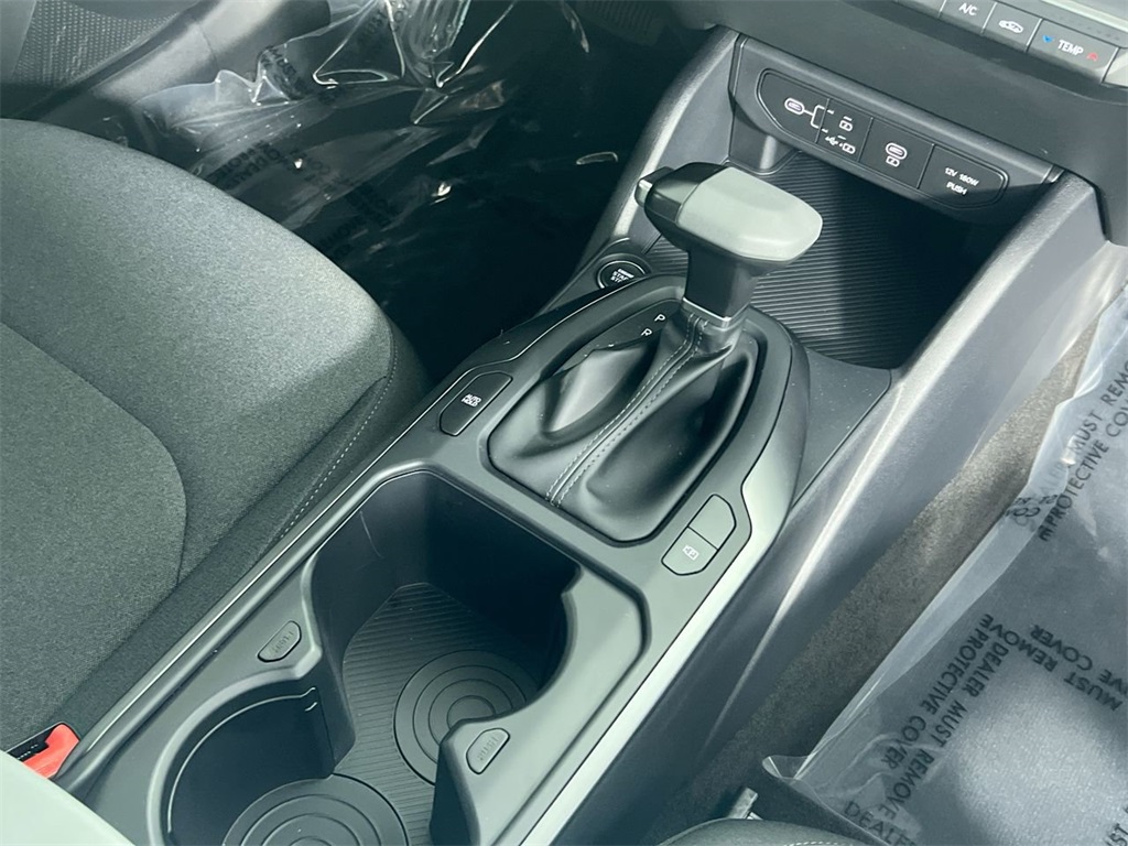 2025 Kia K4 LXS photo 18