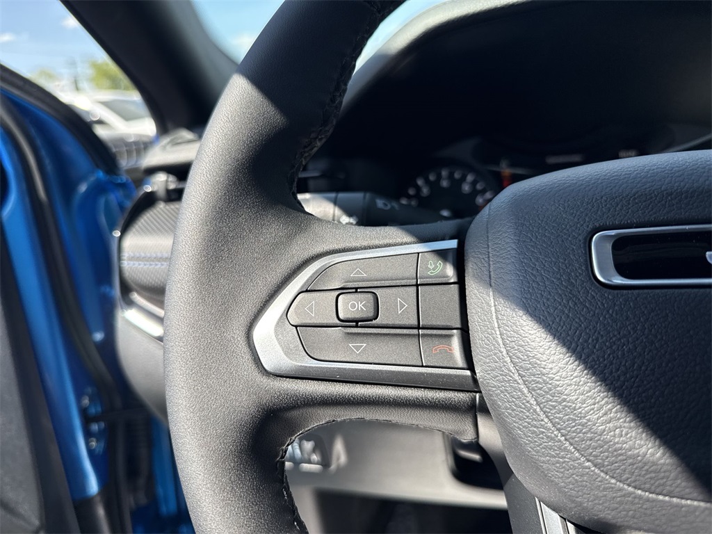 2025 Jeep Compass Latitude photo 15