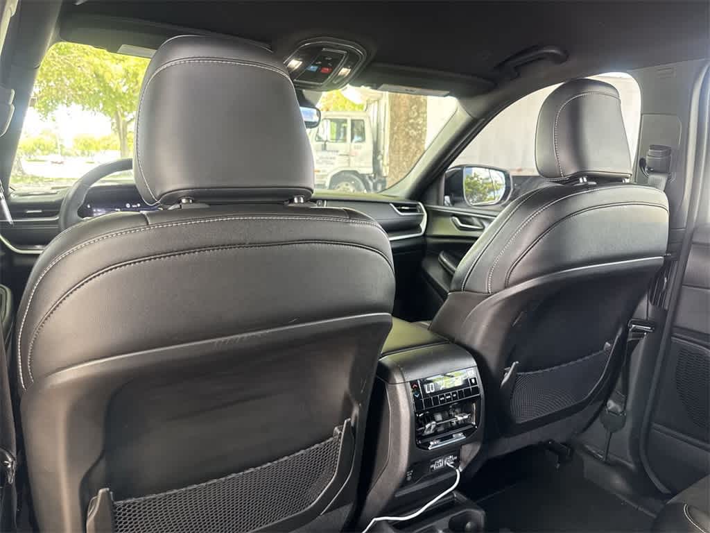 2023 Jeep Grand Cherokee Altitude photo 21