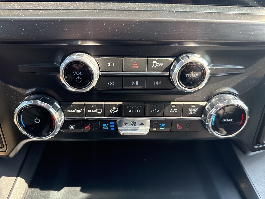 2026 Ford F-250 Lariat photo 32
