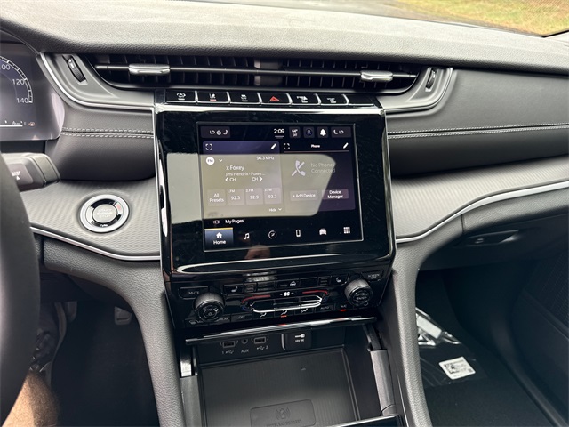 2025 Jeep Grand Cherokee Altitude photo 20