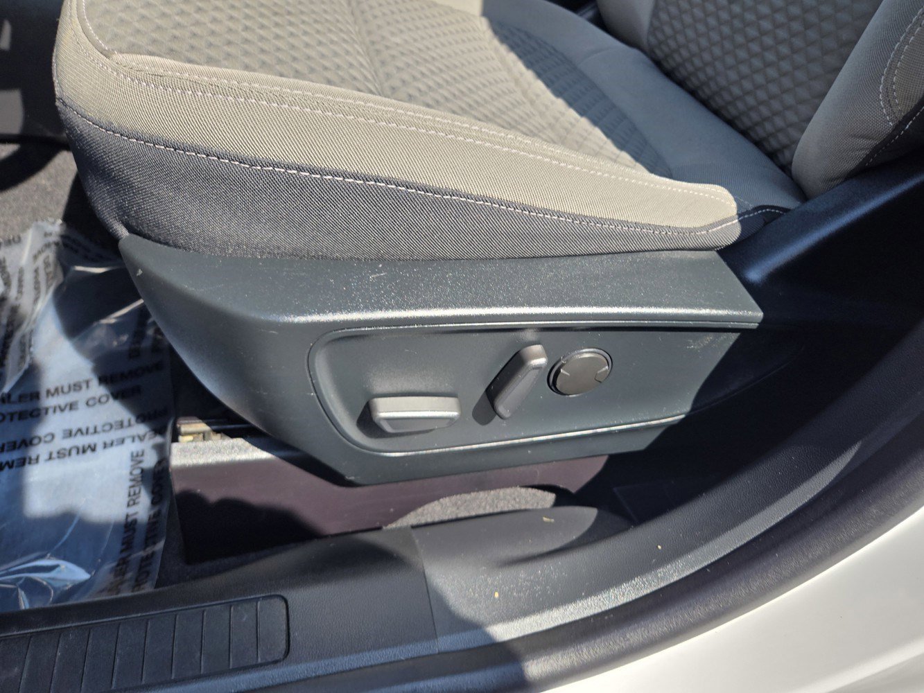 2020 Ford Escape SE Sport Hybrid photo 24