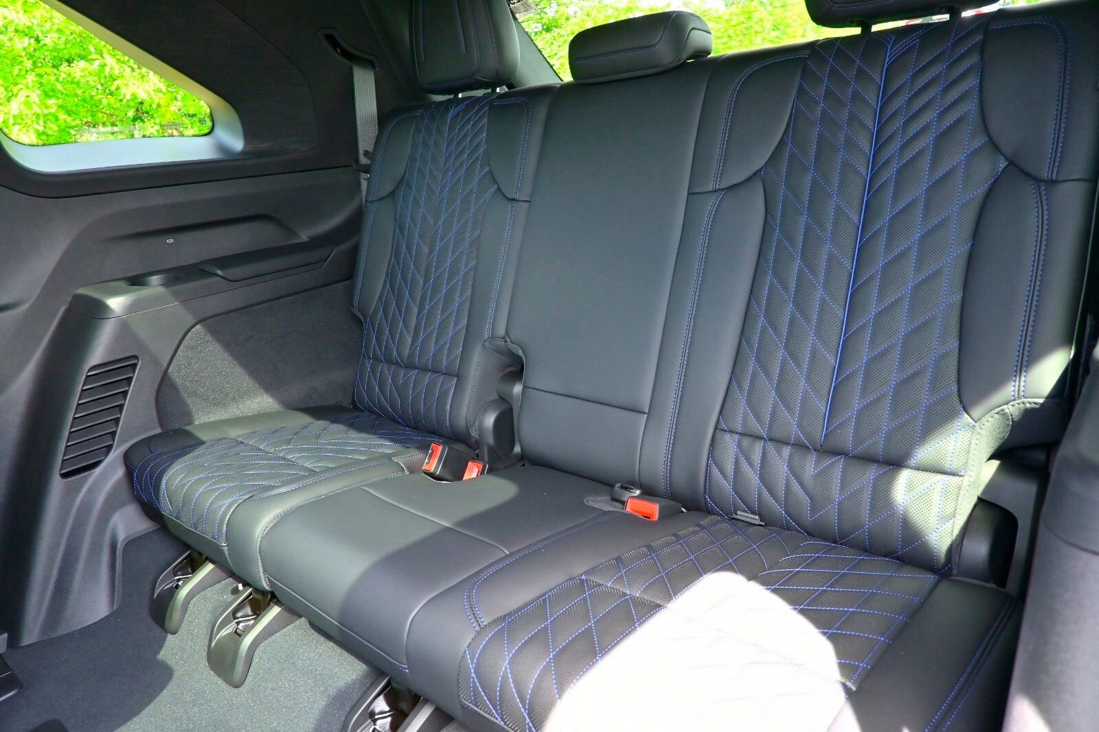 2025 Cadillac Escalade IQ Sport photo 21