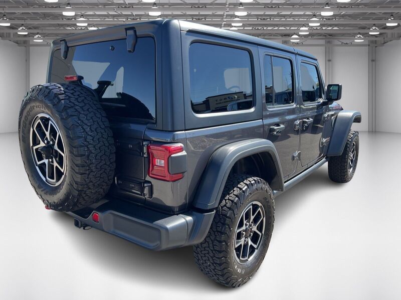 2024 Jeep Wrangler Rubicon photo 5