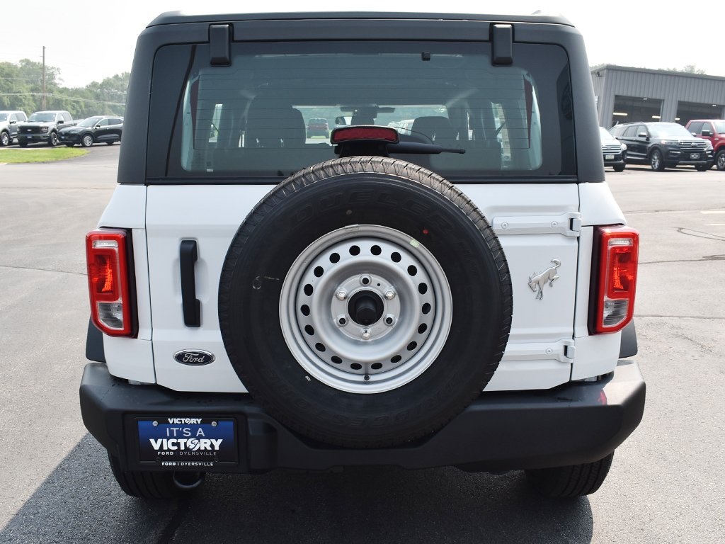 2025 Ford Bronco Base photo 19