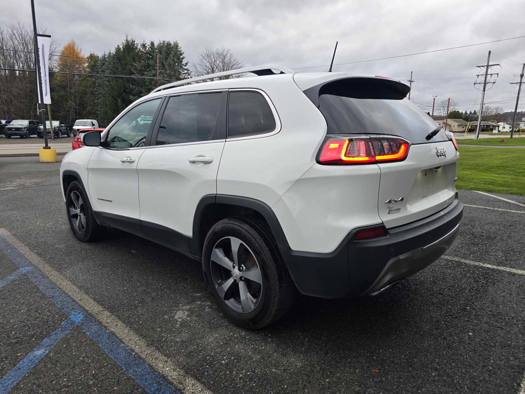2019 Jeep Cherokee Limited photo 4