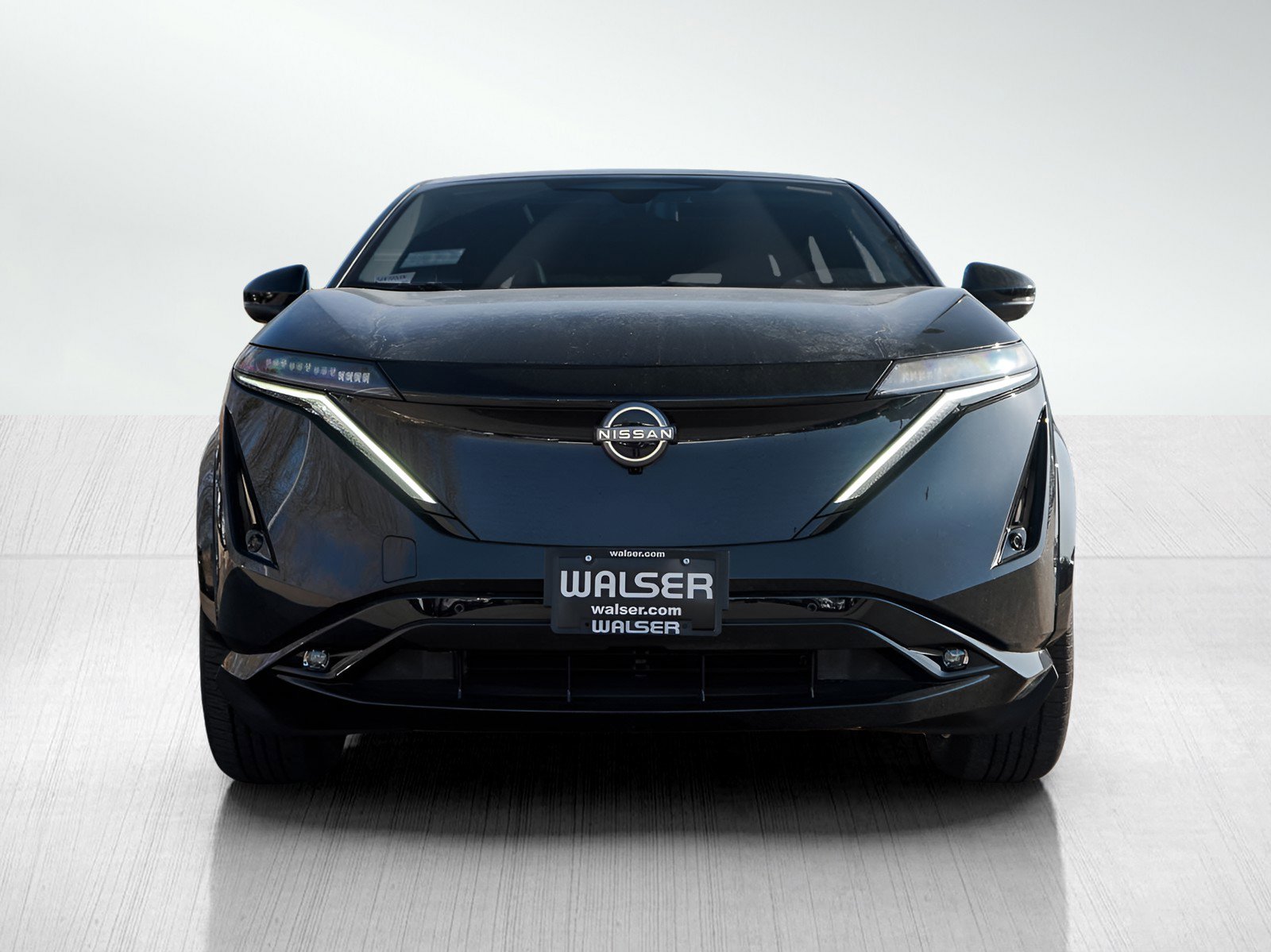 2025 Nissan ARIYA Platinum e-4ORCE photo 2