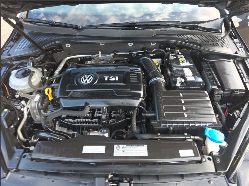 2018 Volkswagen Golf SportWagen SE photo 10