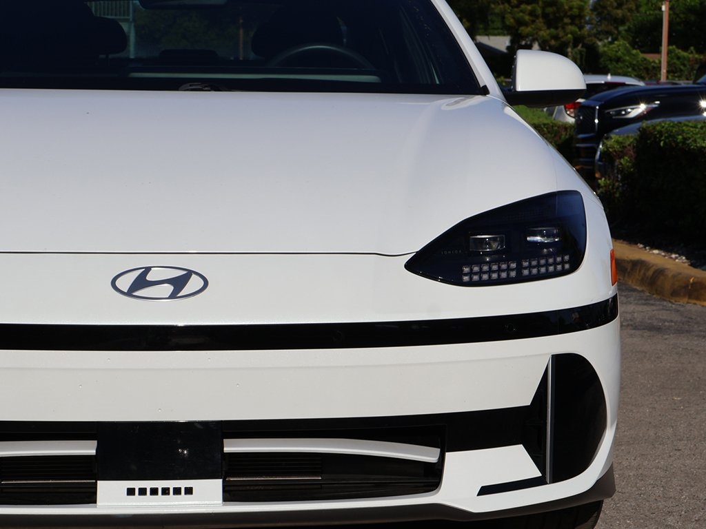 2023 Hyundai Ioniq 6 SE Standard Range photo 13