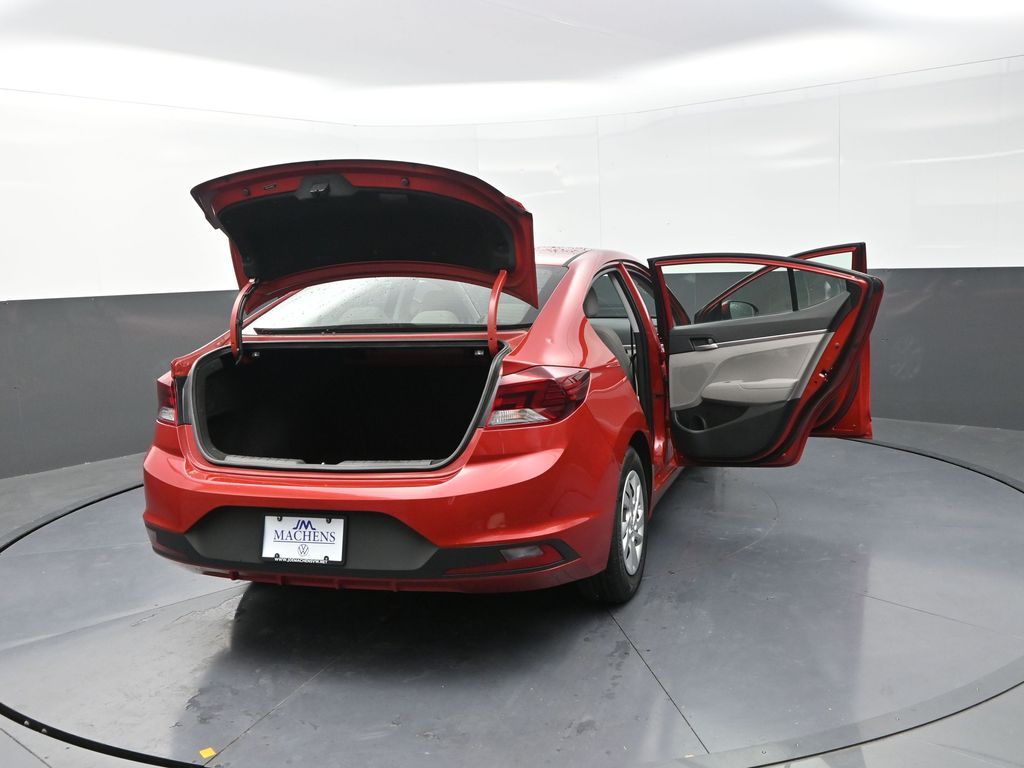 2019 Hyundai Elantra SE photo 31