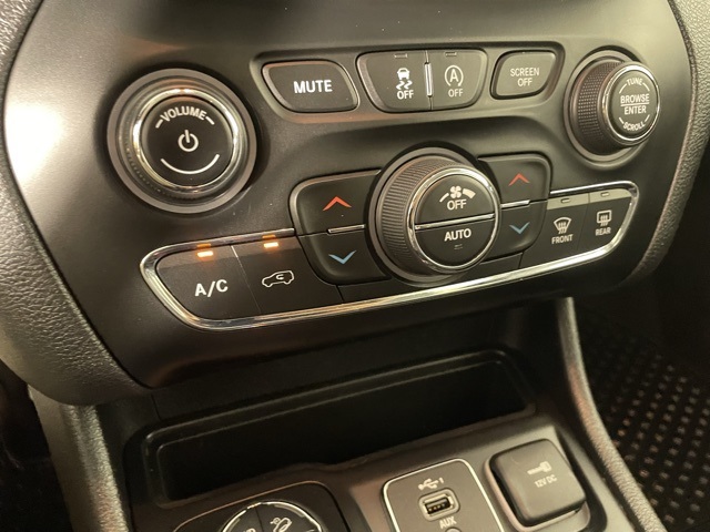 2021 Jeep Cherokee Trailhawk photo 28