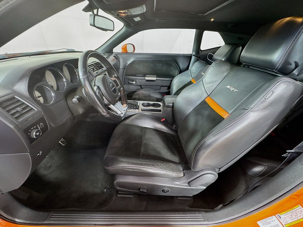 2012 Dodge Challenger SRT8 392 photo 21