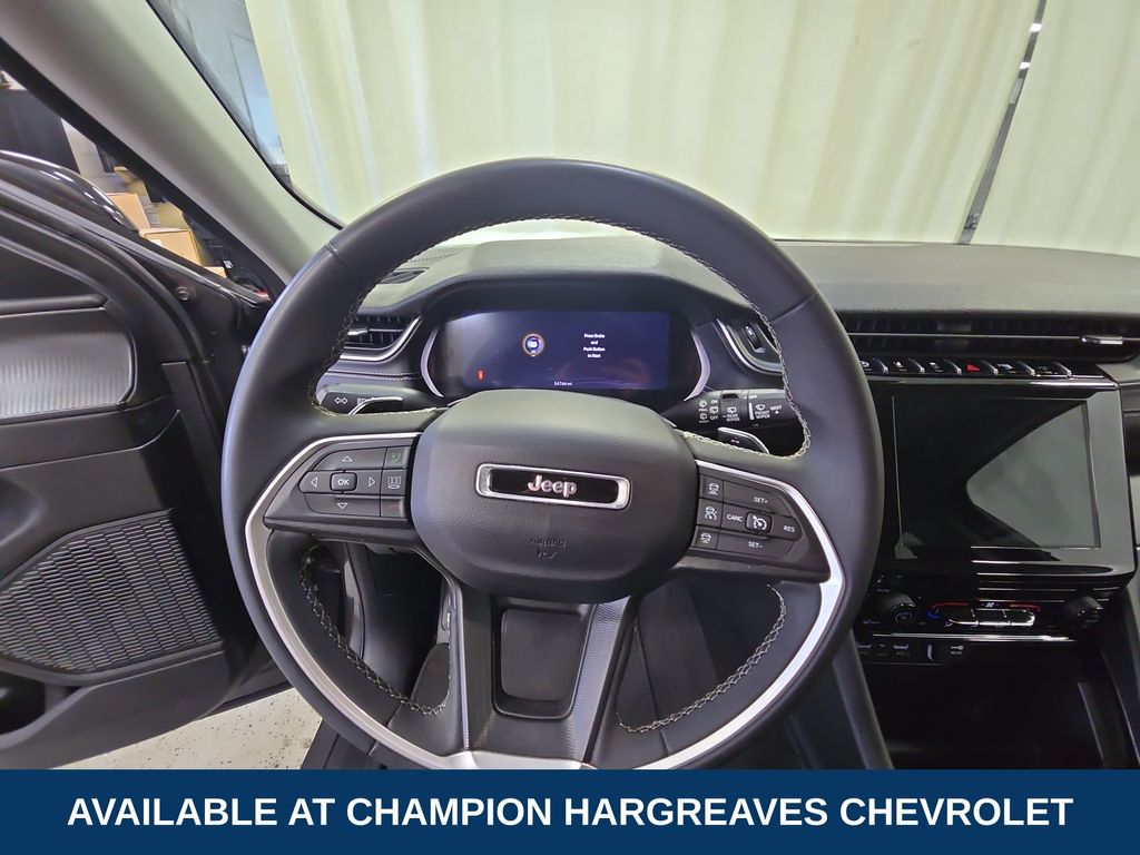 2023 Jeep Grand Cherokee Laredo photo 10