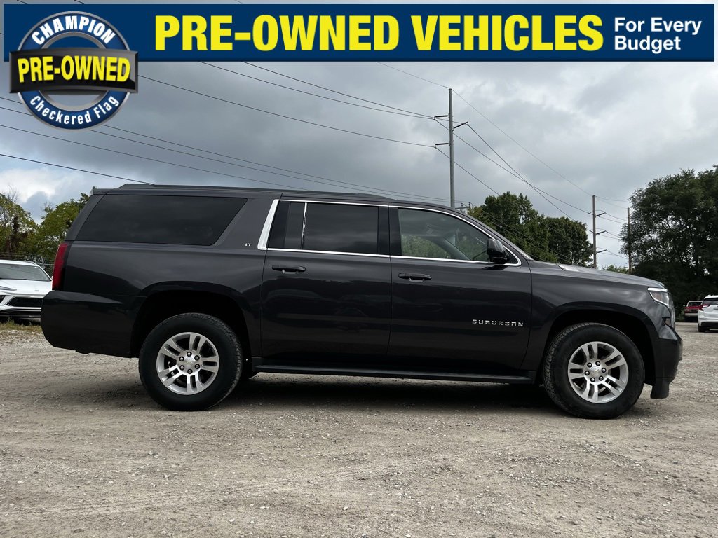 2018 Chevrolet Suburban LT photo 4