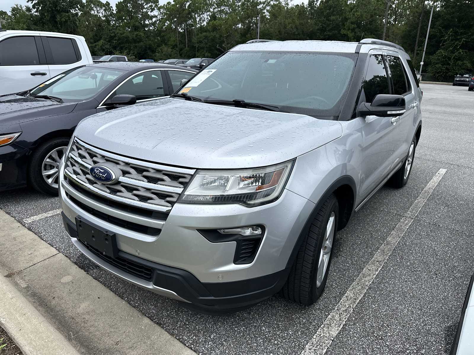 2018 Ford Explorer XLT photo 2
