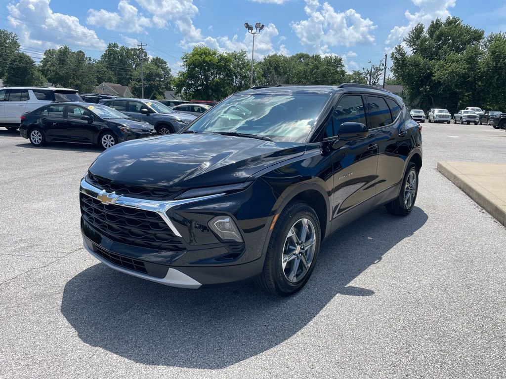 2025 Chevrolet Blazer 2LT photo 3
