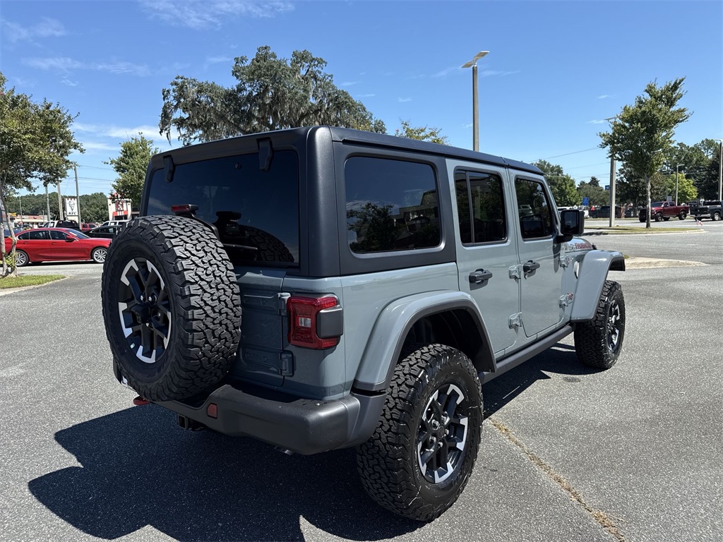 2025 Jeep Wrangler Rubicon photo 3