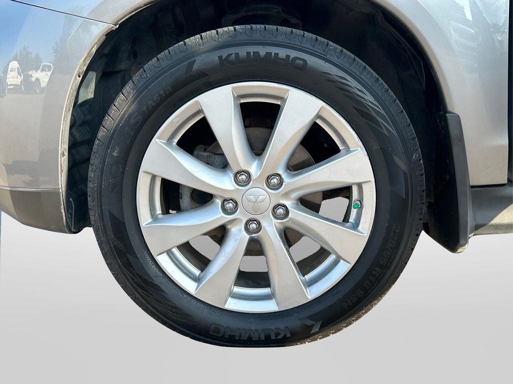 2014 Mitsubishi Outlander Sport SE photo 9