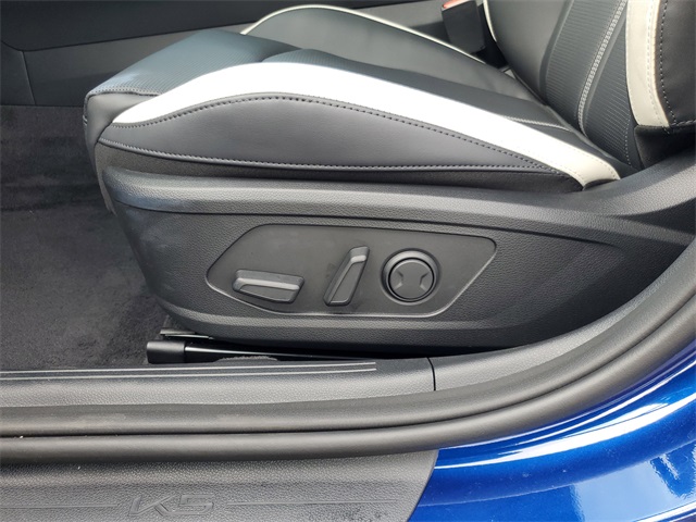 2025 Kia K5 GT-Line photo 13