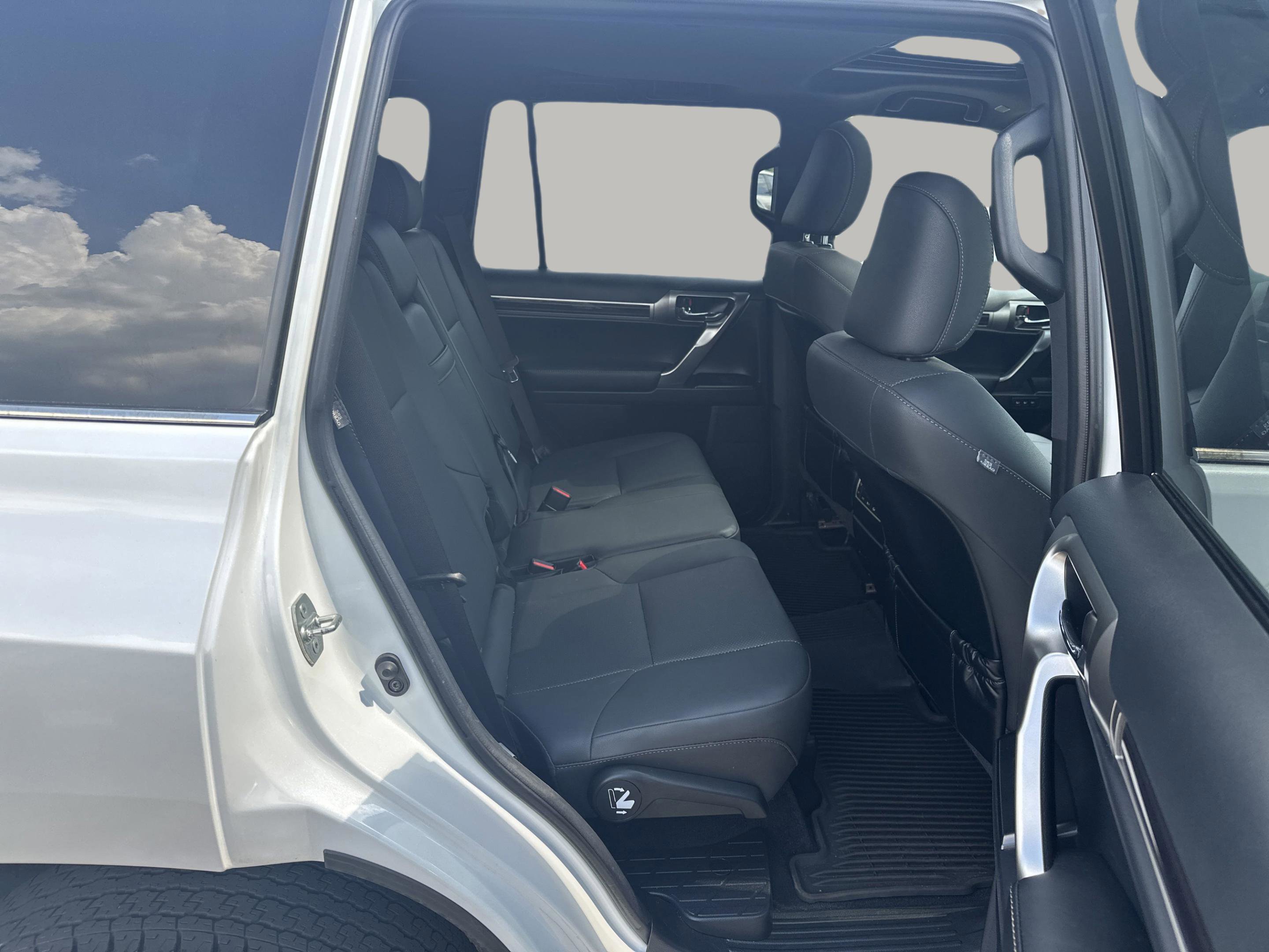 2023 Lexus GX 460 photo 10