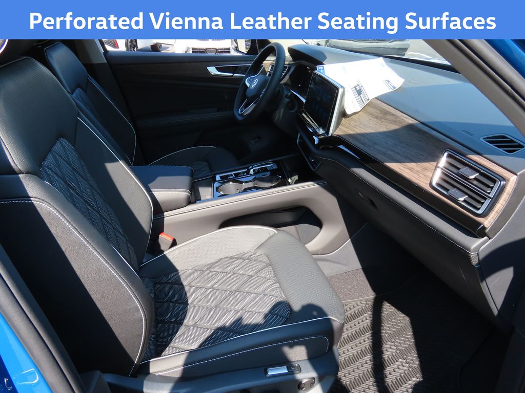 2025 Volkswagen Atlas SEL Premium R-Line photo 2
