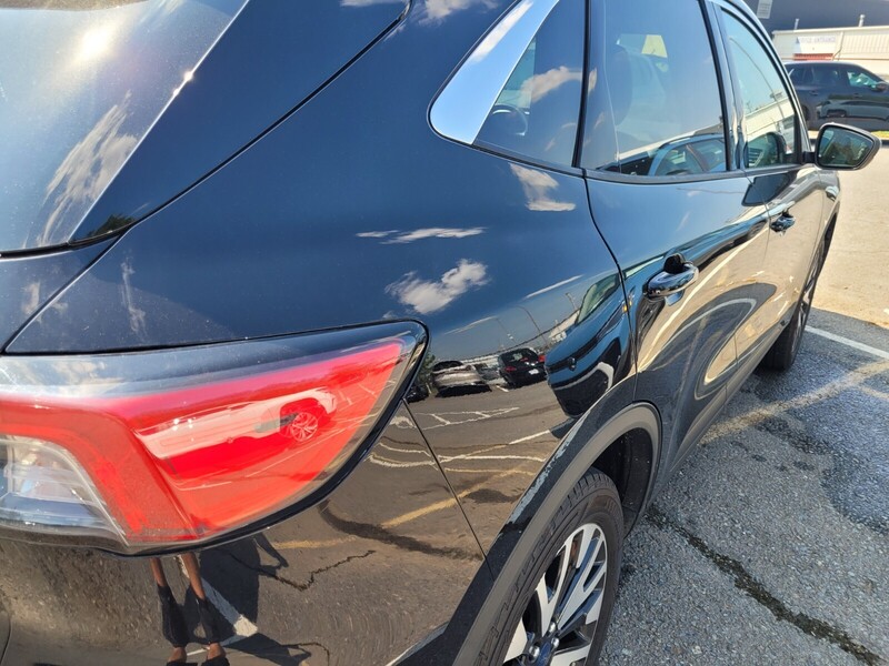 2020 Ford Escape SEL photo 3