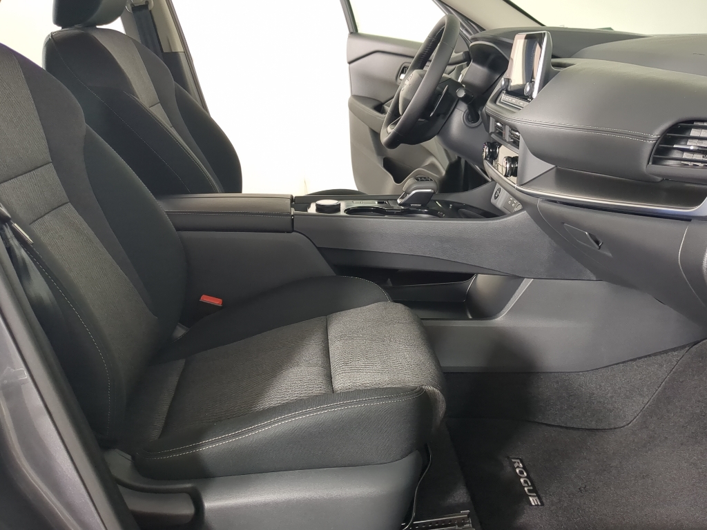 2026 Nissan Rogue SV photo 10