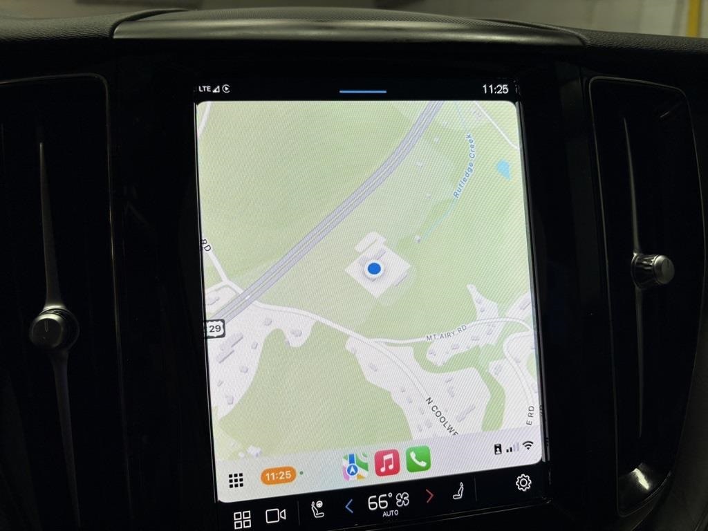 2024 Volvo XC60 B5 Plus photo 6