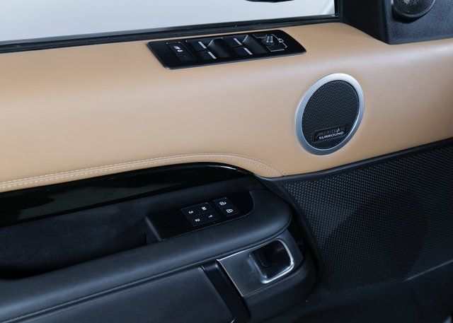 2023 Land Rover Discovery Metropolitan Edition photo 25