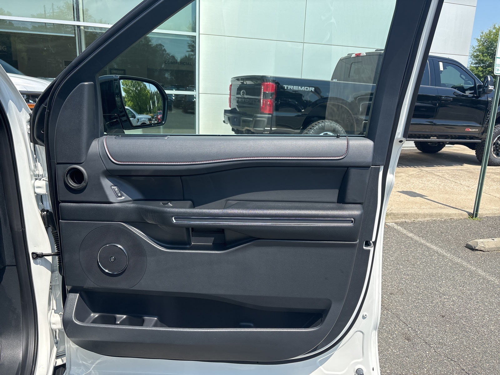 2024 Ford Expedition MAX Limited photo 31