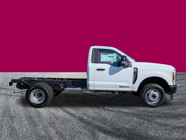 2025 Ford F-350 XL photo 3