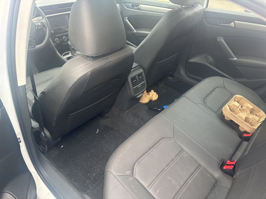 2022 Volkswagen Passat 2.0T SE photo 8