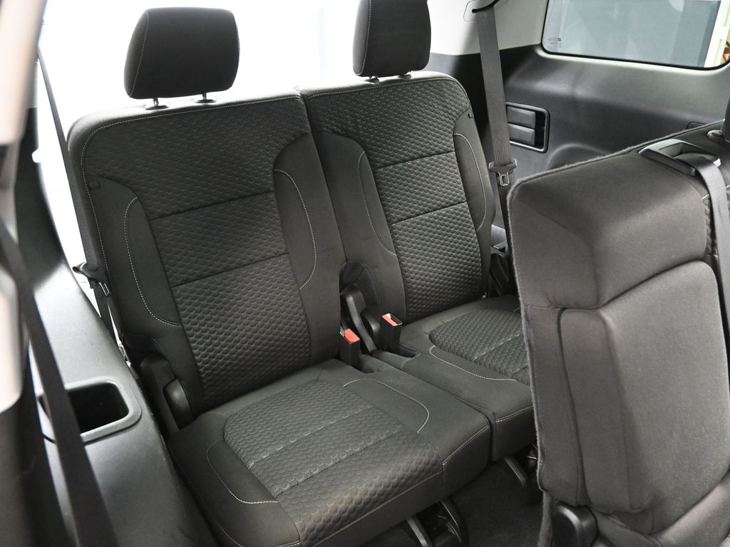 2017 Gmc Acadia SLE photo 35