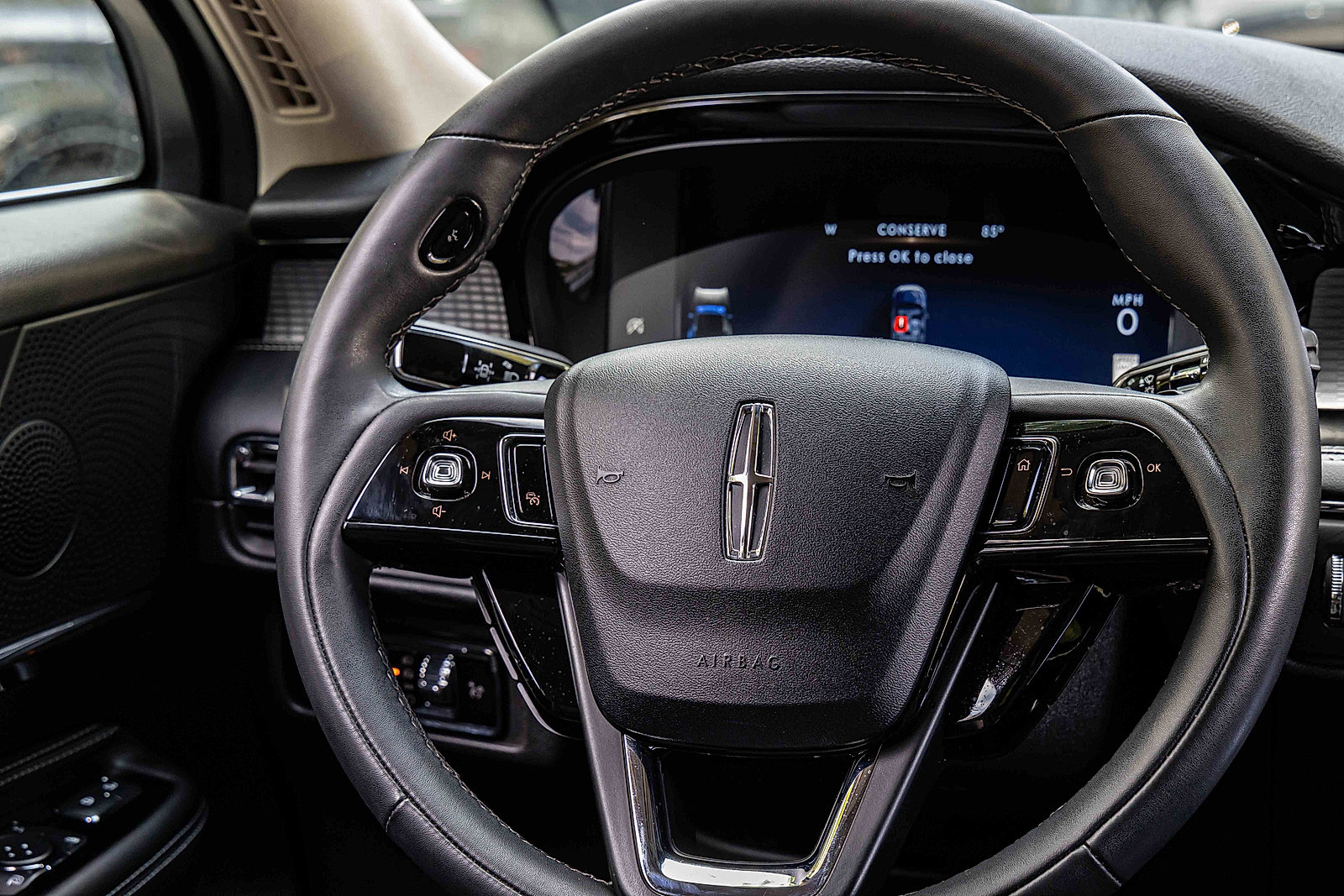 2024 Lincoln Corsair Premiere photo 9