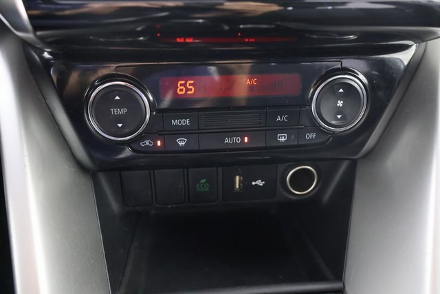 2020 Mitsubishi Eclipse Cross ES photo 13