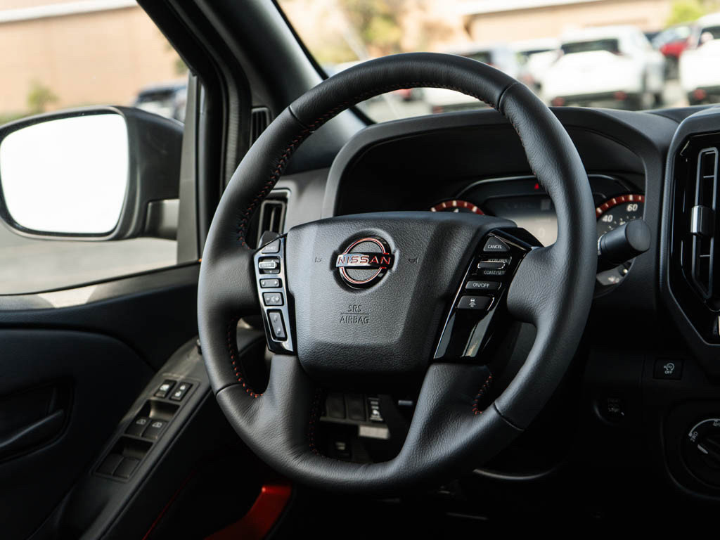 2026 Nissan Frontier PRO-4X photo 11