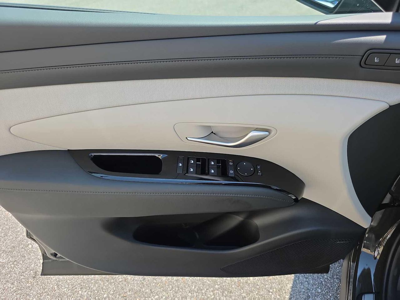 2025 Hyundai Tucson Limited photo 16