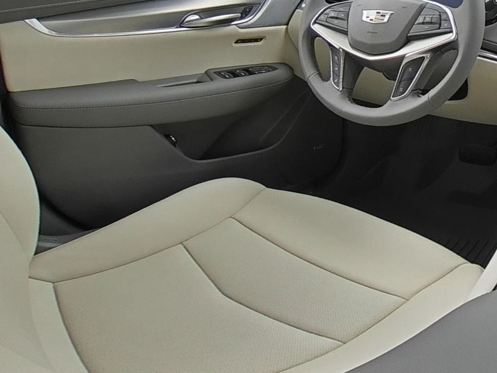 2025 Cadillac XT5 Premium Luxury photo 11