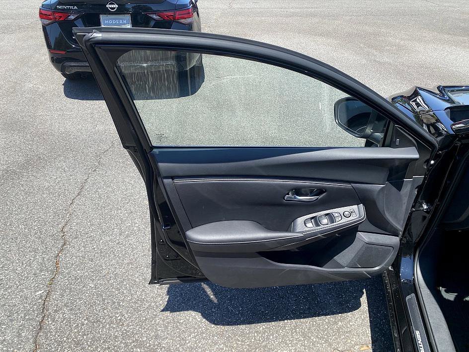 2025 Nissan Sentra SV photo 15